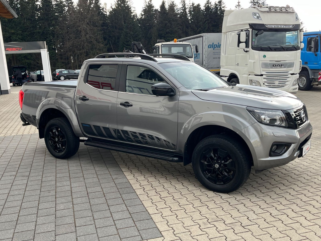 Nissan Navara NP300 N-Guard Double Cab 4x4 - SUV: photos 3 Nissan Navara NP300 N-Guard Double Cab 4x4 - SUV: photos 3