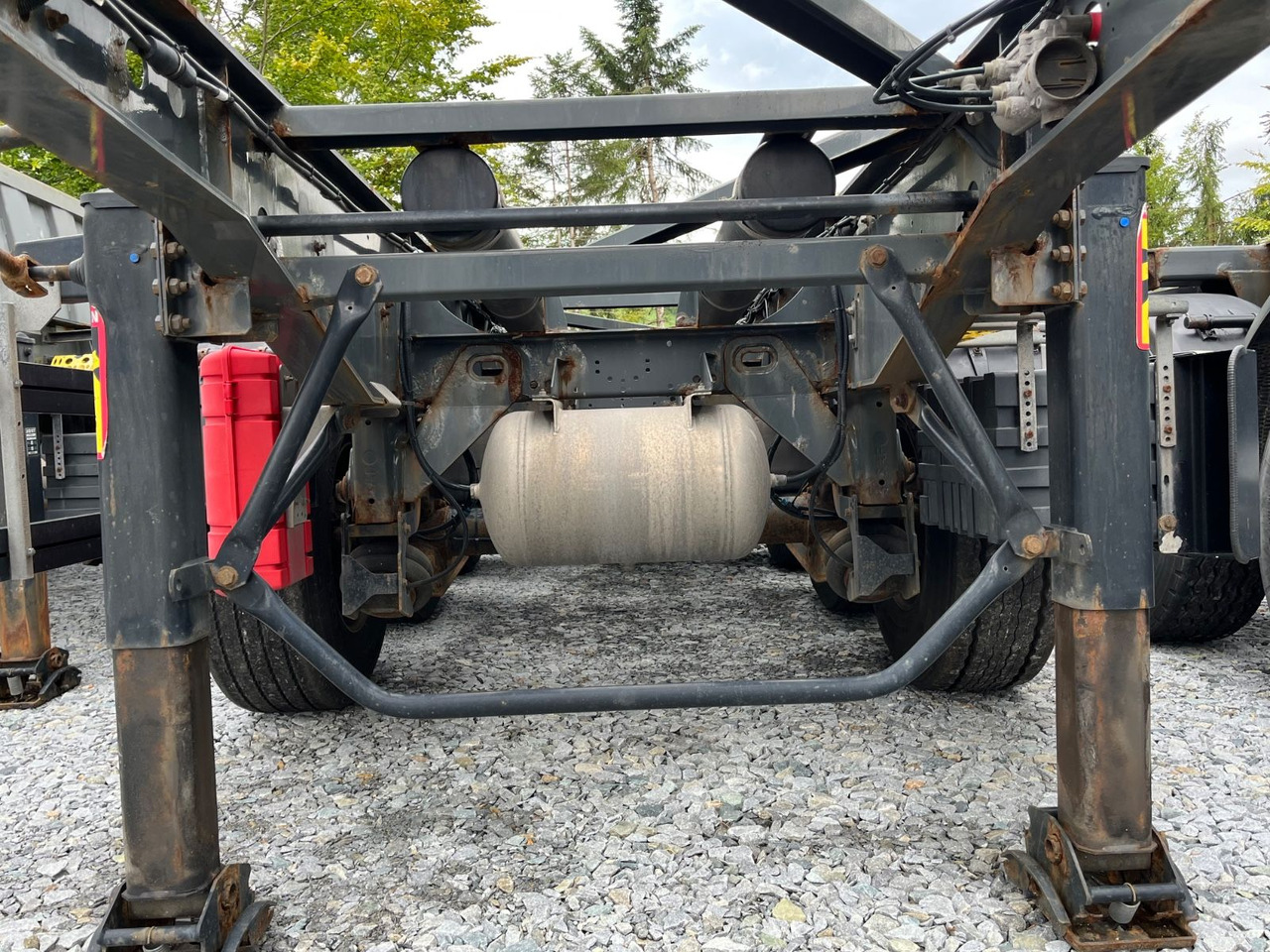Schwarzmüller S1 R-Serie Tank Chassis ADR SAF Alufelgen - Semi-remorque porte-conteneur/ Caisse mobile: photos 3 Schwarzmüller S1 R-Serie Tank Chassis ADR SAF Alufelgen - Semi-remorque porte-conteneur/ Caisse mobile: photos 3