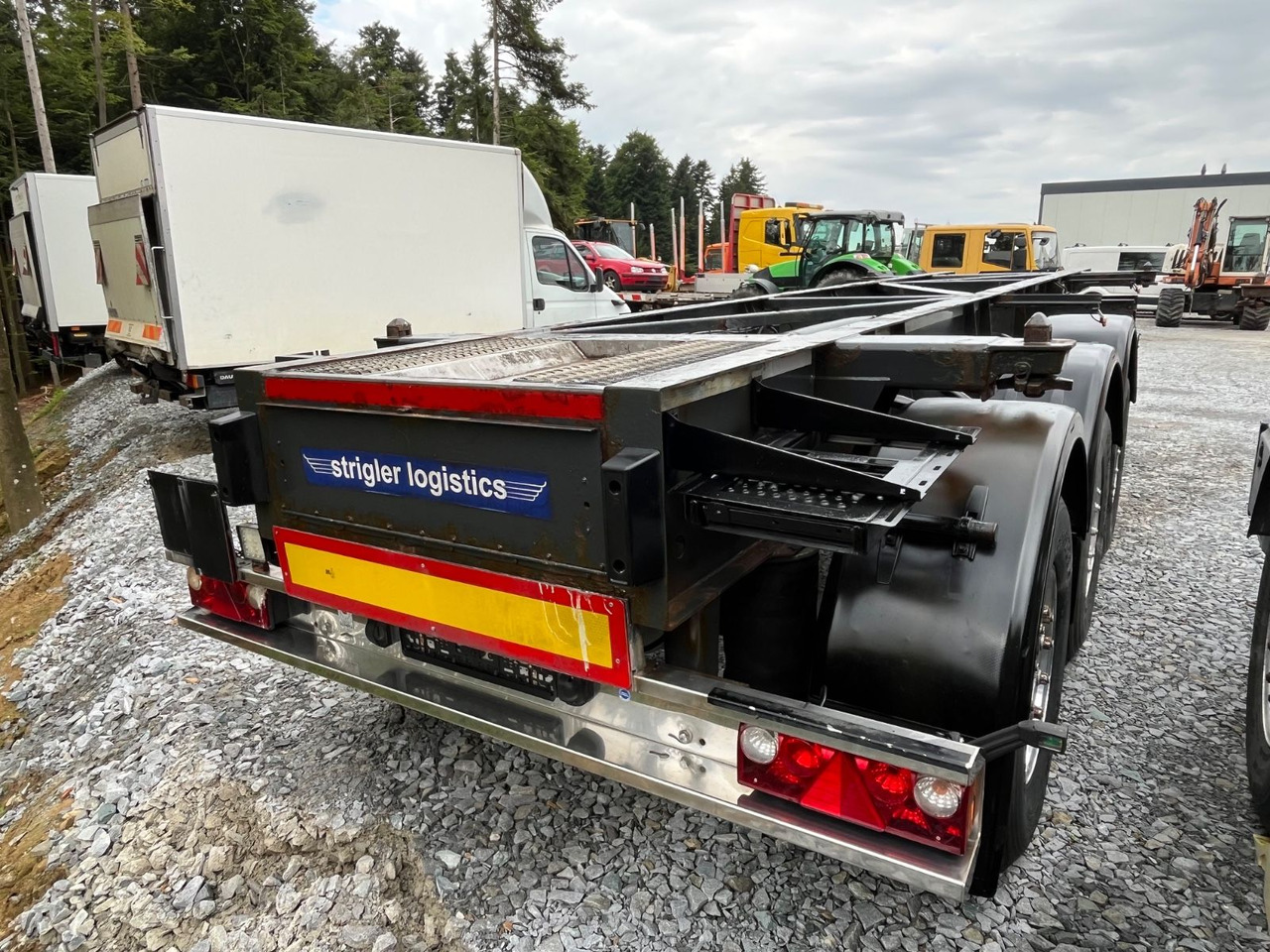 Schwarzmüller S1 R-Serie Tank Chassis ADR SAF Alufelgen - Semi-remorque porte-conteneur/ Caisse mobile: photos 2 Schwarzmüller S1 R-Serie Tank Chassis ADR SAF Alufelgen - Semi-remorque porte-conteneur/ Caisse mobile: photos 2
