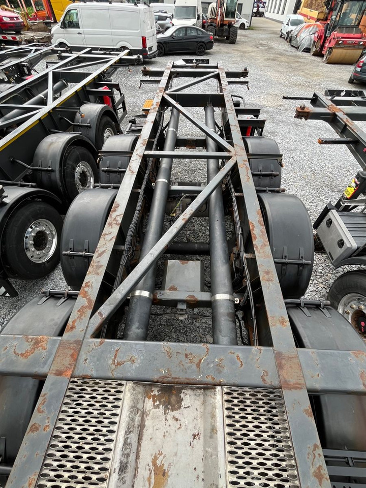 Schwarzmüller S1 R-Serie Tank Chassis ADR SAF Alufelgen - Semi-remorque porte-conteneur/ Caisse mobile: photos 3 Schwarzmüller S1 R-Serie Tank Chassis ADR SAF Alufelgen - Semi-remorque porte-conteneur/ Caisse mobile: photos 3