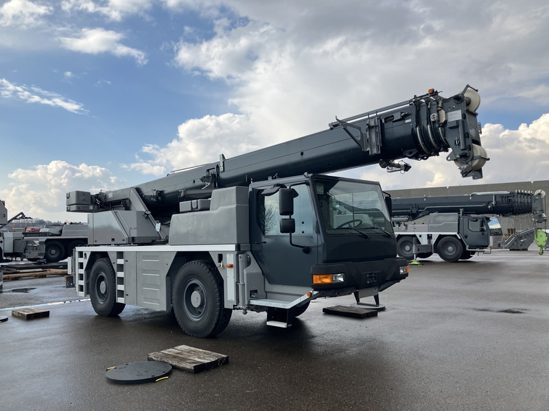 Liebherr LTM 1030-2.1 - Grue mobile: photos 1 Liebherr LTM 1030-2.1 - Grue mobile: photos 1