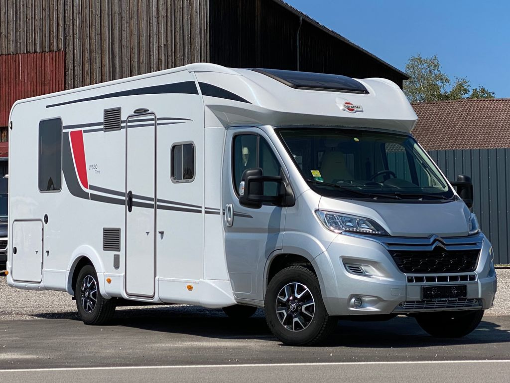 Camping-car profilé Bürstner Lyseo Time 738 mit Queensbett