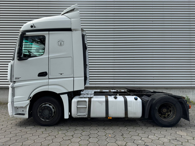 Mercedes-Benz Actros 1845 / Euro 5 / 2 Tanks / 2 In Stock - Tracteur routier: photos 5 Mercedes-Benz Actros 1845 / Euro 5 / 2 Tanks / 2 In Stock - Tracteur routier: photos 5