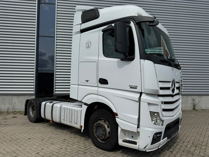 Mercedes-Benz Actros 1845 / Euro 5 / 2 Tanks / 2 In Stock - Tracteur routier: photos 2 Mercedes-Benz Actros 1845 / Euro 5 / 2 Tanks / 2 In Stock - Tracteur routier: photos 2