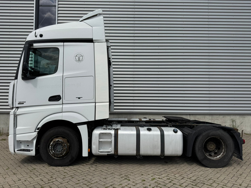 Mercedes-Benz Actros 1845 / Euro 5 / 2 Tanks / 2 In Stock - Tracteur routier: photos 5 Mercedes-Benz Actros 1845 / Euro 5 / 2 Tanks / 2 In Stock - Tracteur routier: photos 5