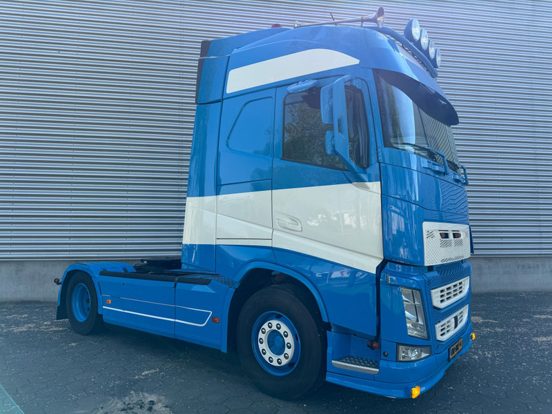 Volvo FH 460 / I-Shift / 2 Tanks / Tuv: 2-2026 / NL Truck - Tracteur routier: photos 2 Volvo FH 460 / I-Shift / 2 Tanks / Tuv: 2-2026 / NL Truck - Tracteur routier: photos 2