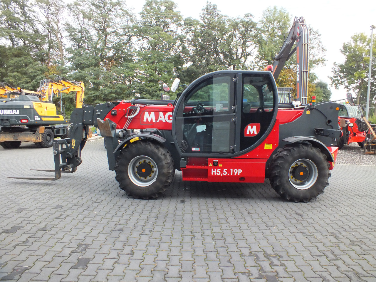 MAGNI TH5,5.19P - Chargeuse sur pneus télescopique pour Engins de chantier: photos 2 MAGNI TH5,5.19P - Chargeuse sur pneus télescopique pour Engins de chantier: photos 2