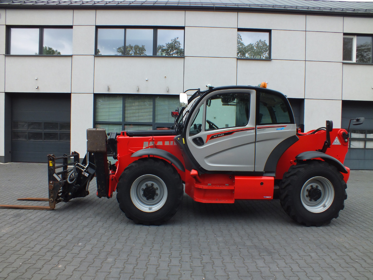 MANITOU MT 1440 Easy - Chargeuse sur pneus télescopique pour Engins de chantier: photos 2 MANITOU MT 1440 Easy - Chargeuse sur pneus télescopique pour Engins de chantier: photos 2