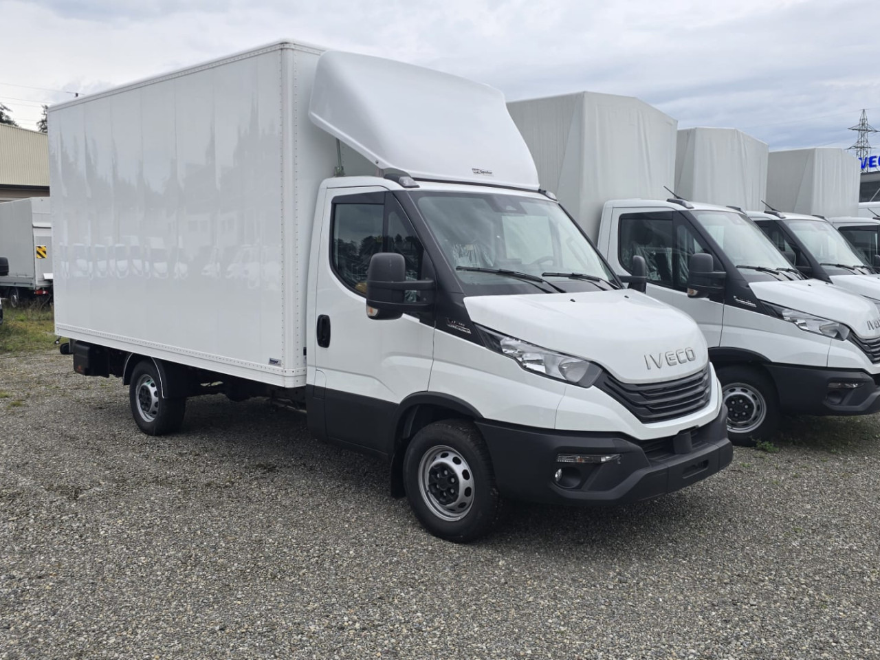 IVECO DAILY 35S18HA8 Koffer/Ladebordwand - Châssis cabine: photos 1 IVECO DAILY 35S18HA8 Koffer/Ladebordwand - Châssis cabine: photos 1