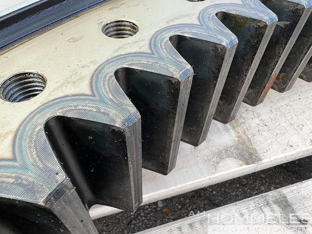 CNH INDUSTRIAL SLEWING RING H2239954 - Grue auxiliaire: photos 5 CNH INDUSTRIAL SLEWING RING H2239954 - Grue auxiliaire: photos 5