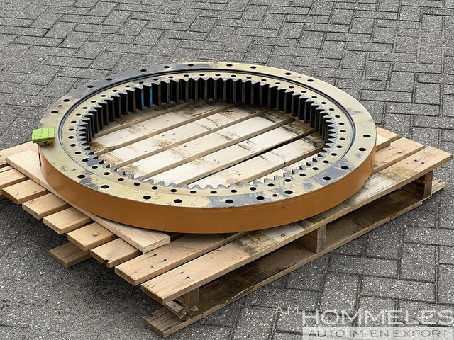 CNH INDUSTRIAL SLEWING RING H2239954 - Grue auxiliaire: photos 2 CNH INDUSTRIAL SLEWING RING H2239954 - Grue auxiliaire: photos 2