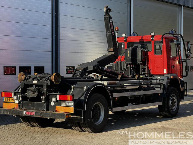 Photo d'intérieur 1: Camion ampliroll MAN LE 18.280 multilift Photo d'intérieur 1: Camion ampliroll MAN LE 18.280 multilift