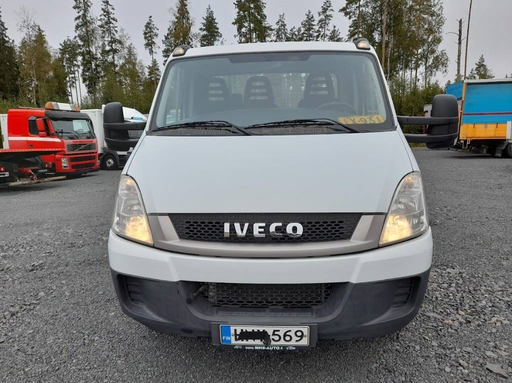 Iveco Daily 40 C18 automat - Utilitaire plateau: photos 2 Iveco Daily 40 C18 automat - Utilitaire plateau: photos 2