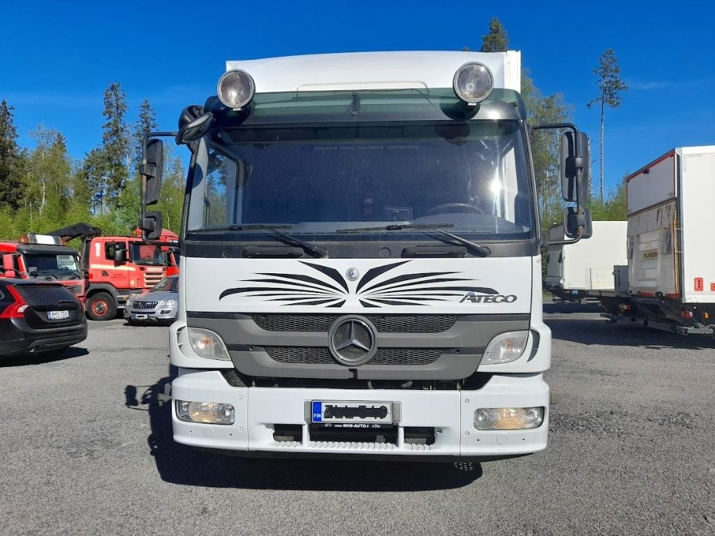 Mercedes-Benz Atego - Camion fourgon: photos 2 Mercedes-Benz Atego - Camion fourgon: photos 2