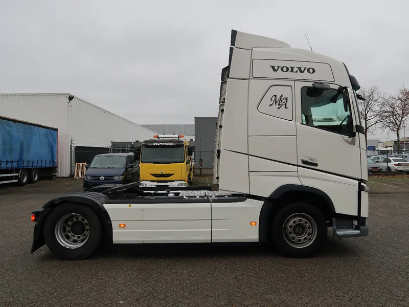 Volvo FH 460 4x2, Globe, LA chass, 2 tanks, ACC, TOP! - Tracteur routier: photos 5 Volvo FH 460 4x2, Globe, LA chass, 2 tanks, ACC, TOP! - Tracteur routier: photos 5