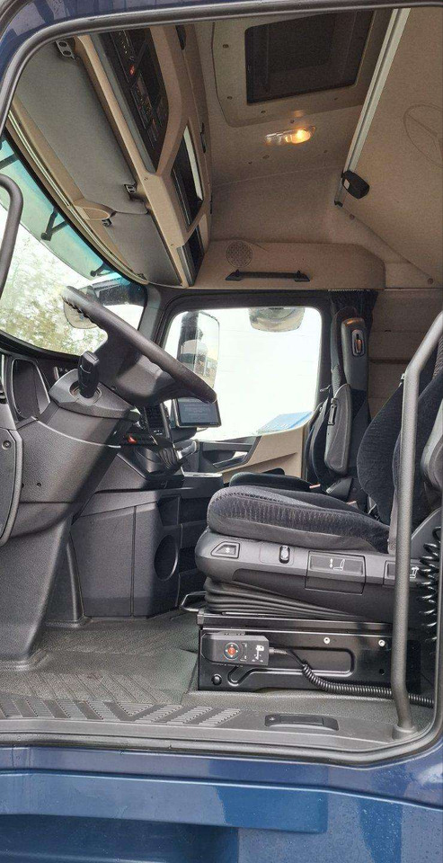 Photo d'intérieur 2: Tracteur routier Mercedes-Benz Actros