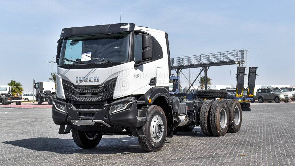 IVECO T-WAY Chassis 6×4 AT380T47H WHEELBASE 4500 MY24 - Châssis cabine: photos 1 IVECO T-WAY Chassis 6×4 AT380T47H WHEELBASE 4500 MY24 - Châssis cabine: photos 1