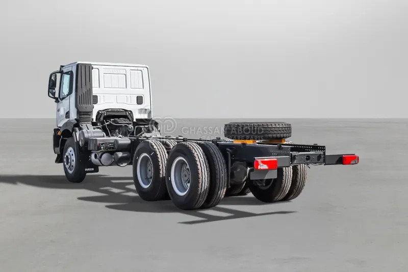 Iveco T-WAY AD380T47H 6x4 R24 Tyres Chassis - Barcelona Stock - Châssis cabine: photos 2 Iveco T-WAY AD380T47H 6x4 R24 Tyres Chassis - Barcelona Stock - Châssis cabine: photos 2