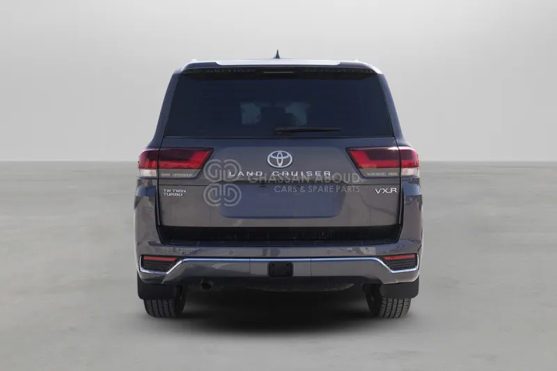 Toyota Land Cruiser 300 - SUV: photos 4 Toyota Land Cruiser 300 - SUV: photos 4