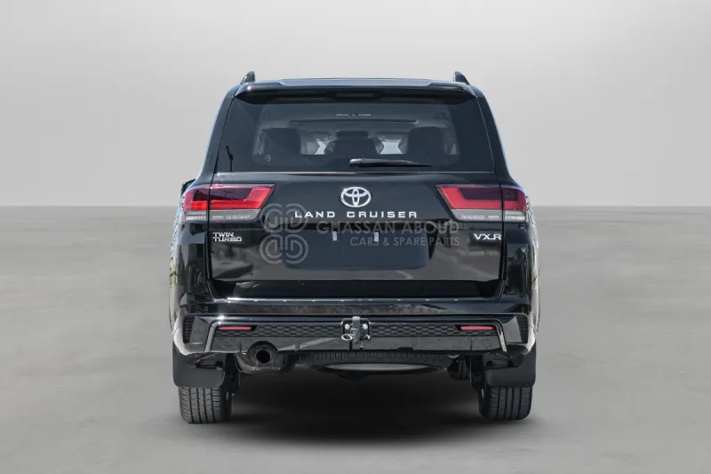 Toyota Land Cruiser 300 - SUV: photos 3 Toyota Land Cruiser 300 - SUV: photos 3