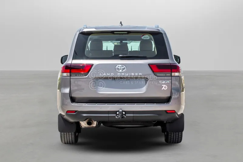 Toyota Land Cruiser 300 - SUV: photos 4 Toyota Land Cruiser 300 - SUV: photos 4