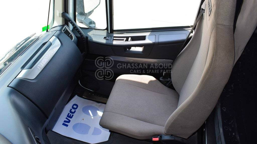 IVECO AS440S46T/P A/T with Adblue Euro 6 MY 2017 - Tracteur routier: photos 5 IVECO AS440S46T/P A/T with Adblue Euro 6 MY 2017 - Tracteur routier: photos 5