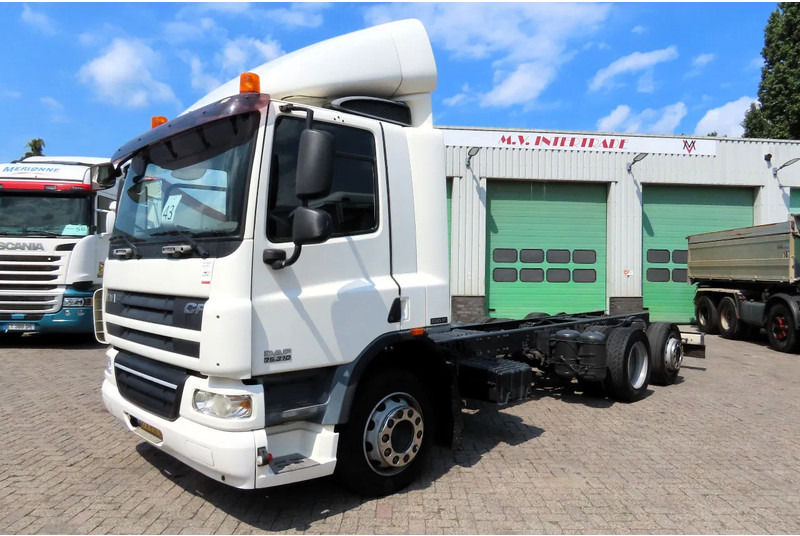 DAF CF 75.310 6x2 , DUTCH TRUCK, 4.20 wheelbasis - Châssis cabine: photos 1 DAF CF 75.310 6x2 , DUTCH TRUCK, 4.20 wheelbasis - Châssis cabine: photos 1
