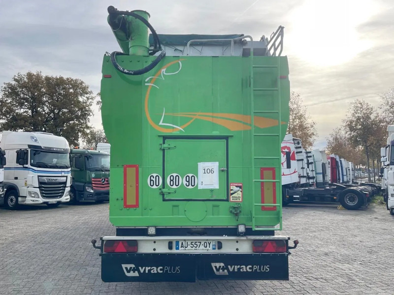 LEVEQUES TSCI, AUGER, HATZ diesel? 7 COMPARTMENTS. Great condition! - Semi-remorque citerne: photos 2 LEVEQUES TSCI, AUGER, HATZ diesel? 7 COMPARTMENTS. Great condition! - Semi-remorque citerne: photos 2