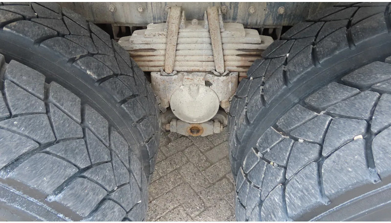 Camion malaxeur Renault Kerax 370 6X6! 10M3, FULL SPRIG. GREAT CONDITON!: photos 9 Camion malaxeur Renault Kerax 370 6X6! 10M3, FULL SPRIG. GREAT CONDITON!: photos 9