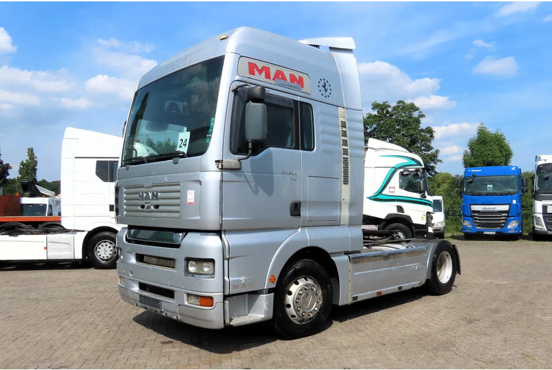 MAN TGA 18.460 Manual diesel pomp! ROYAL TRUCK! - Tracteur routier: photos 2 MAN TGA 18.460 Manual diesel pomp! ROYAL TRUCK! - Tracteur routier: photos 2