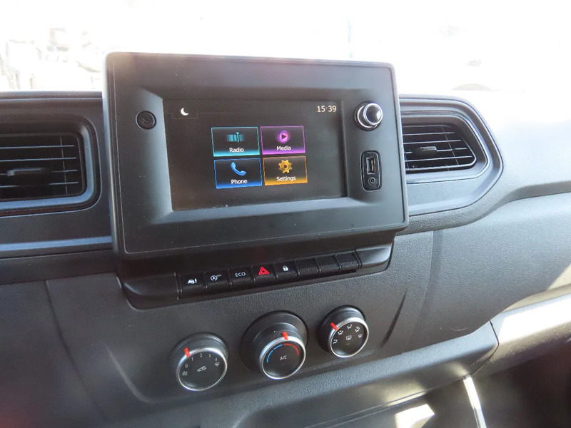 Véhicule utilitaire Renault Master 10,5 m, 3 seats, 3500 kg, euro6: photos 17 Véhicule utilitaire Renault Master 10,5 m, 3 seats, 3500 kg, euro6: photos 17