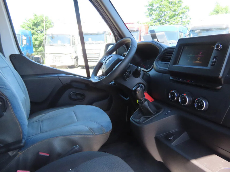 Véhicule utilitaire Renault Master 10,5 m, 3 seats, 3500 kg, euro6: photos 20 Véhicule utilitaire Renault Master 10,5 m, 3 seats, 3500 kg, euro6: photos 20