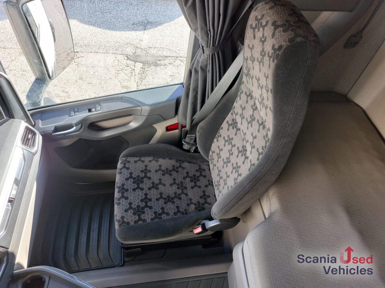 SCANIA R 410 A4x2NA Highline Hydraulik - Tracteur routier: photos 4 SCANIA R 410 A4x2NA Highline Hydraulik - Tracteur routier: photos 4