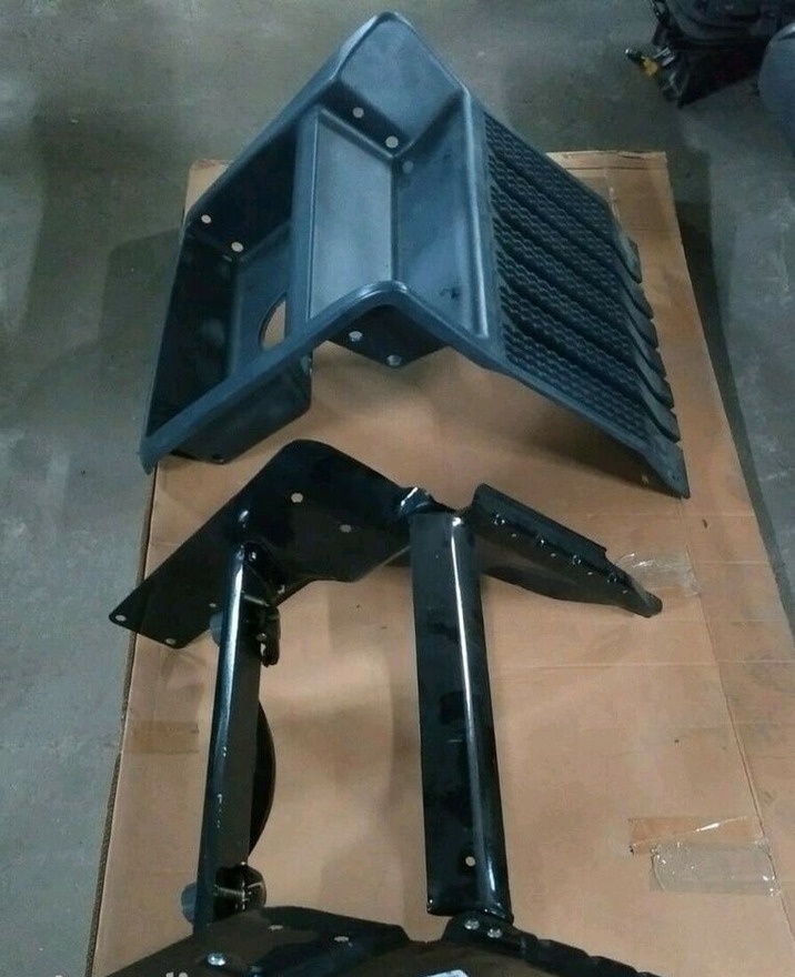Scania COVER REPAIR KIT STEPS+SIDE BRACKETS+PLASTIC COVER Scania R, CR/CP - Accumulateur pour Camion: photos 3 Scania COVER REPAIR KIT STEPS+SIDE BRACKETS+PLASTIC COVER Scania R, CR/CP - Accumulateur pour Camion: photos 3