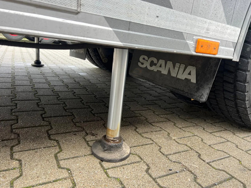 Scania P230 TOP: multifunct. ruimte met airco (camper?), 22kVA generator, hydr. steunpoten, beloopbaar dak, keuken, APK 10-2026 en leasing occasion Scania P230 TOP: multifunct. ruimte met airco (camper?), 22kVA generator, hydr. steunpoten, beloopbaar dak, keuken, APK 10-2026: photos 16