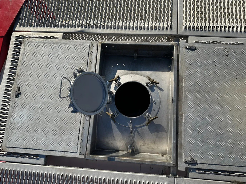 Cuve de stockage pour transport de carburant SINGAMAS 20FT ISO, 26.000L/1-COMP/3 BAFFELS/3 manholes, 5Y inspection: 06/2027, L4BN: photos 10