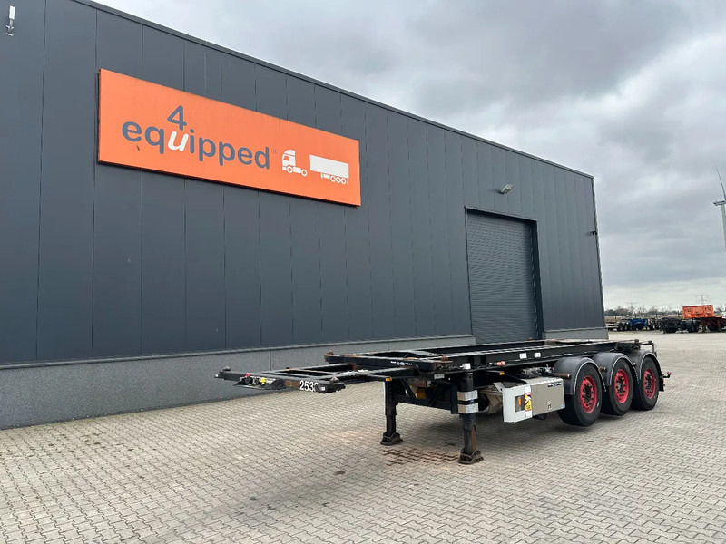 Van Hool 20FT Tipping-chassis, ADR (EX/II, EX/III, FL, AT, OX), SAF, 2 liftaxles - Semi-remorque porte-conteneur/ Caisse mobile: photos 2 Van Hool 20FT Tipping-chassis, ADR (EX/II, EX/III, FL, AT, OX), SAF, 2 liftaxles - Semi-remorque porte-conteneur/ Caisse mobile: photos 2