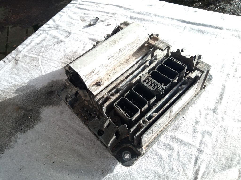 EDC Scania R440 DC1310 1939983 1939983 - Bloc de gestion pour Camion: photos 2 EDC Scania R440 DC1310 1939983 1939983 - Bloc de gestion pour Camion: photos 2