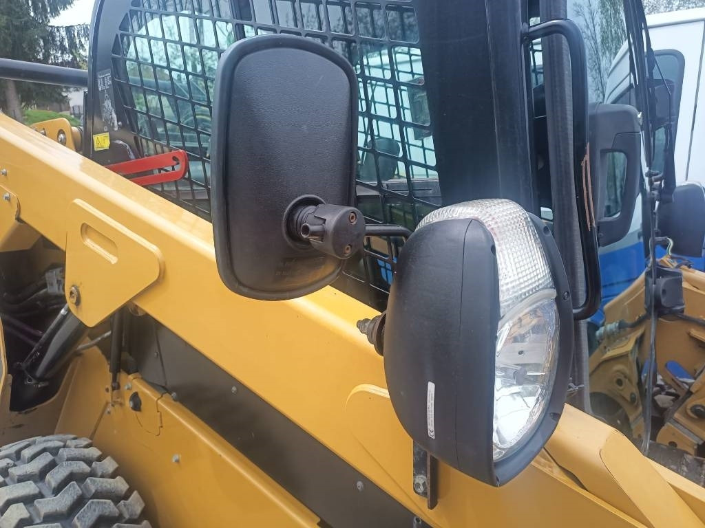 CATERPILLAR 262 D XPS - Mini chargeuse: photos 5 CATERPILLAR 262 D XPS - Mini chargeuse: photos 5