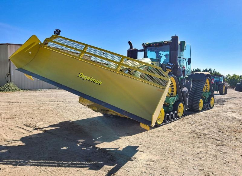 Degelman Dozer Blade 7900 zum John Deere 9RX 710, 9RX 770, 9RX 830 - Lame: photos 1 Degelman Dozer Blade 7900 zum John Deere 9RX 710, 9RX 770, 9RX 830 - Lame: photos 1