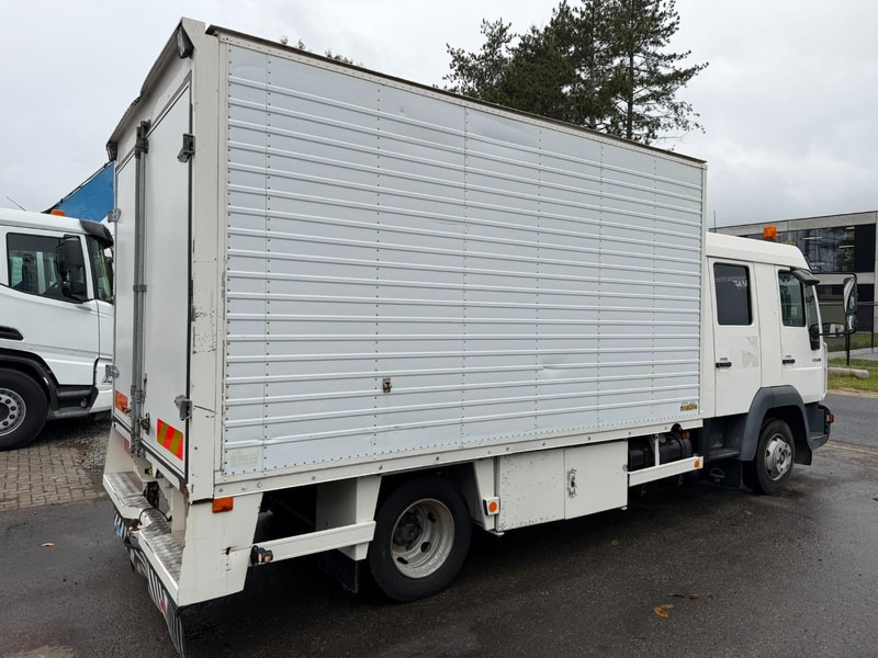 MAN LE 8.180 CLOSED BOX / KOFFER - DOKA - MANUAL GEARBOX - *248.000km* - STEEL SPRING / BLATT / LAMES - BE TRUCK - Camion fourgon: photos 5 MAN LE 8.180 CLOSED BOX / KOFFER - DOKA - MANUAL GEARBOX - *248.000km* - STEEL SPRING / BLATT / LAMES - BE TRUCK - Camion fourgon: photos 5