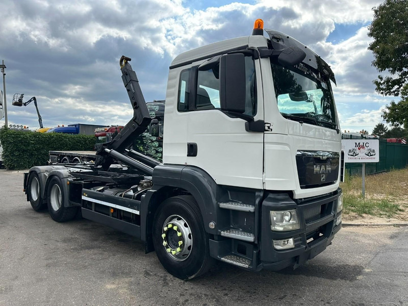 MAN TGS 28.360 6x2 HOOKLIFT 21T HIAB MULTILIFT XR21-S51 - LIFT AXLE - BE TRUCK - Camion ampliroll: photos 1 MAN TGS 28.360 6x2 HOOKLIFT 21T HIAB MULTILIFT XR21-S51 - LIFT AXLE - BE TRUCK - Camion ampliroll: photos 1