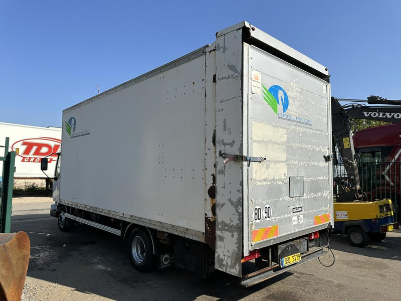 Renault MIDLUM 180 DCI 10T - CLOSED BOX 6.5m x 2.47m x 2.52m - E3 - AIR SUSPENSION - MANUAL - FR TRUCK - Camion fourgon: photos 4 Renault MIDLUM 180 DCI 10T - CLOSED BOX 6.5m x 2.47m x 2.52m - E3 - AIR SUSPENSION - MANUAL - FR TRUCK - Camion fourgon: photos 4