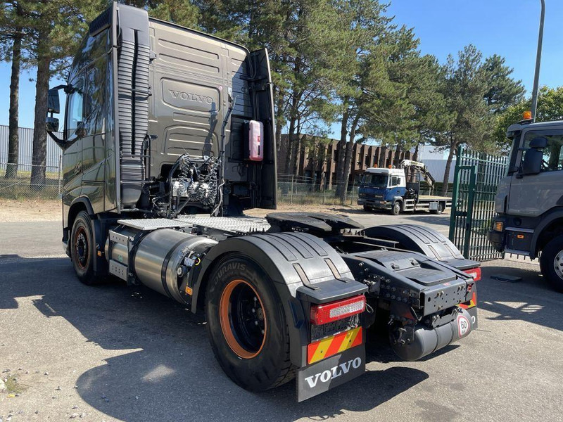 Volvo FH 460 LNG GAS ADR - ACC + Dynamic Steering - I-park Cool - Lane Keeping Support - collision warning - leather - ... BE Truck - Tracteur routier: photos 4 Volvo FH 460 LNG GAS ADR - ACC + Dynamic Steering - I-park Cool - Lane Keeping Support - collision warning - leather - ... BE Truck - Tracteur routier: photos 4