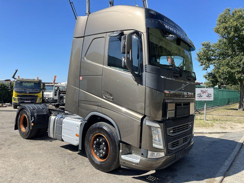 Volvo FH 460 LNG GAS ADR - ACC - Dynamic Steering - I-park Cool - Lane Keeping Support - collision warning - leather - ... BE Truck - Tracteur routier: photos 1 Volvo FH 460 LNG GAS ADR - ACC - Dynamic Steering - I-park Cool - Lane Keeping Support - collision warning - leather - ... BE Truck - Tracteur routier: photos 1
