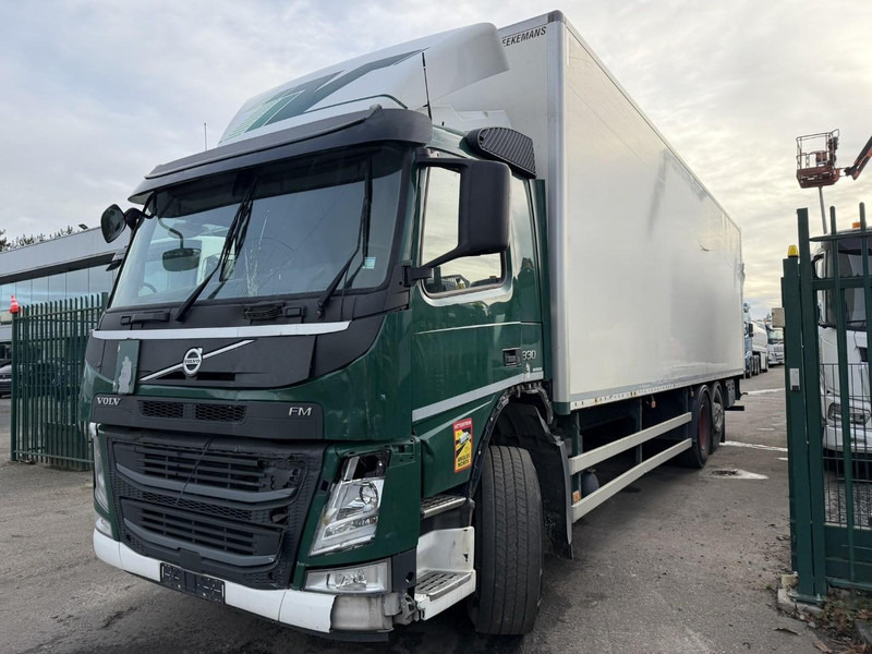 Volvo FM 330 6x2 CLOSED BOX / KOFFER 9m10 - LIFT + STEERING AXLE - *ENGINE / GEARBOX / CHASSIS = OK* - 300.000km - TUV 09/2026 - BE TRUCK - Camion fourgon: photos 3 Volvo FM 330 6x2 CLOSED BOX / KOFFER 9m10 - LIFT + STEERING AXLE - *ENGINE / GEARBOX / CHASSIS = OK* - 300.000km - TUV 09/2026 - BE TRUCK - Camion fourgon: photos 3