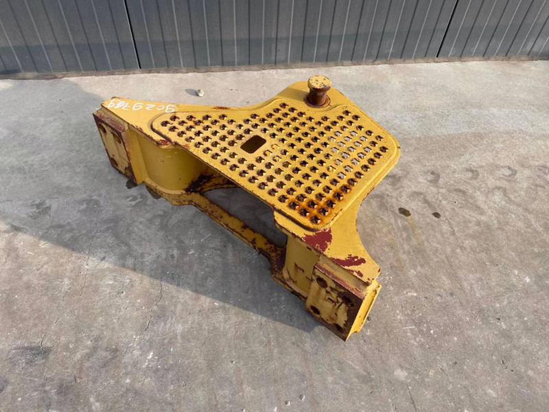 Cat D4 NG Zugtraverse - Accessoire pour Engins de chantier: photos 2 Cat D4 NG Zugtraverse - Accessoire pour Engins de chantier: photos 2