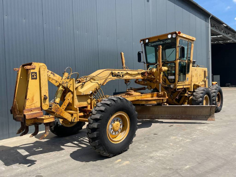 Niveleuse Cat 140G
