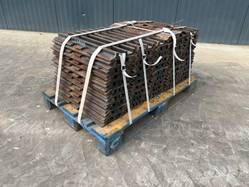 Cat 320D / 323D 3 Grouser 600mm - Frame/ Châssis pour Engins de chantier: photos 1 Cat 320D / 323D 3 Grouser 600mm - Frame/ Châssis pour Engins de chantier: photos 1