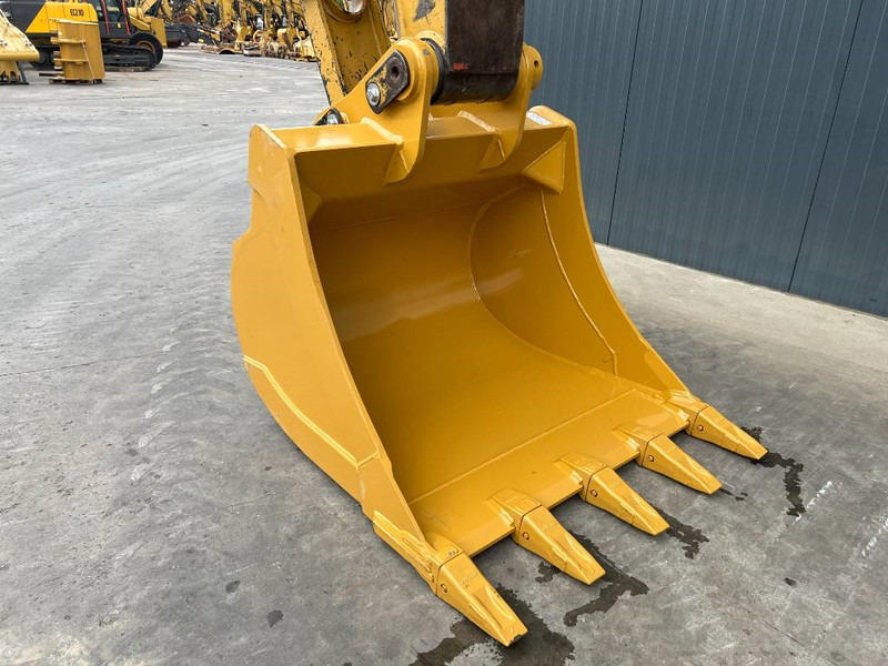 Pelle sur chenille Cat 320D L: photos 12